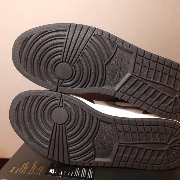 Sold jordan 1 mid - Picture 11 of 11